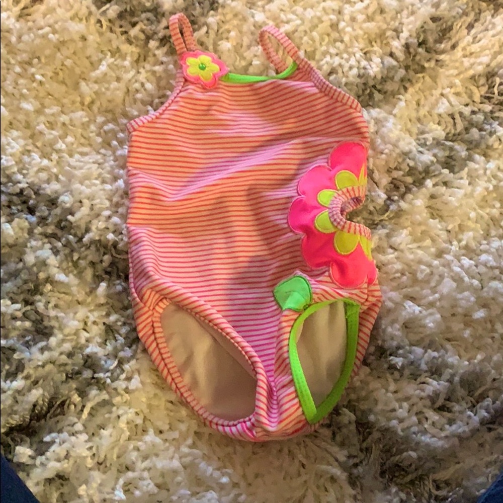 Hip flower one piece swimsuit